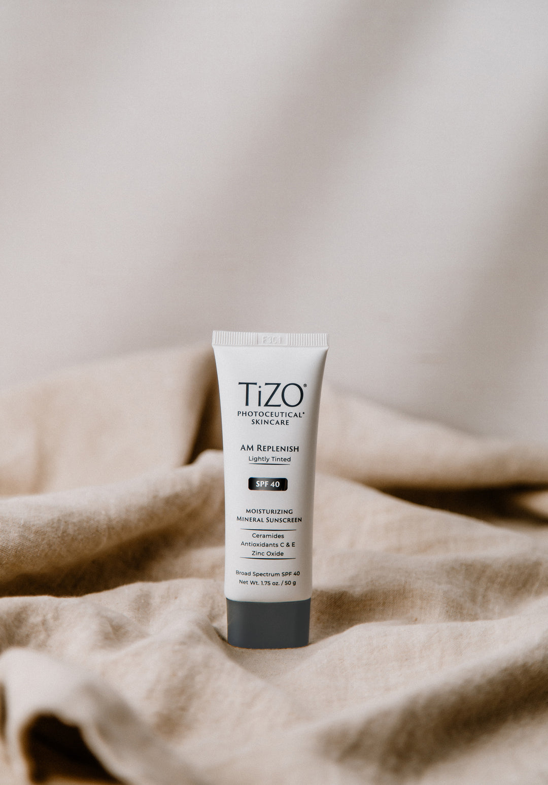 AM Replenish Lightly Tinted